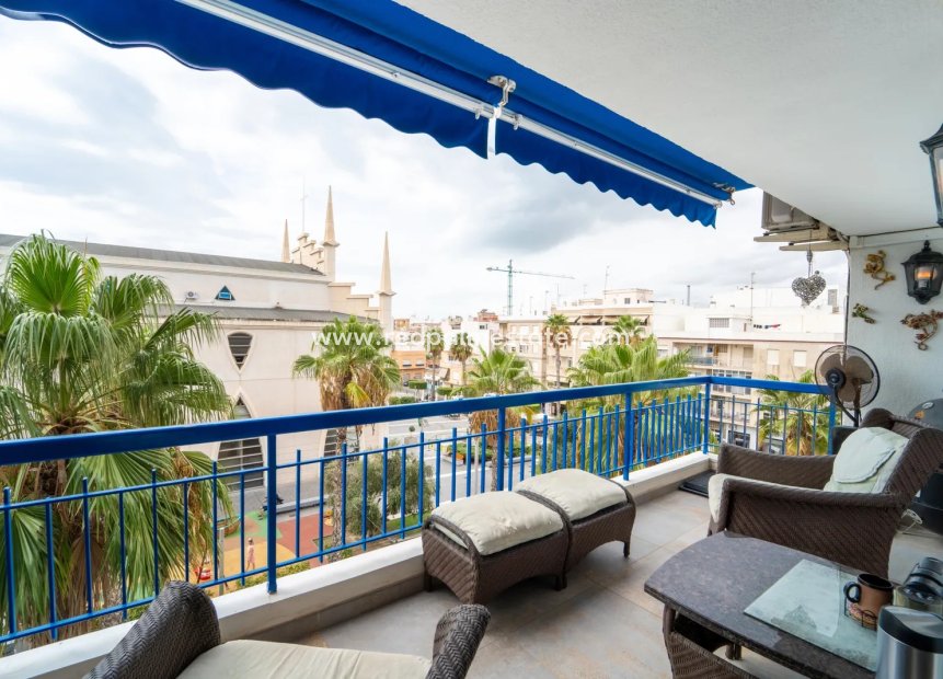 Revente - Appartement -
Torrevieja