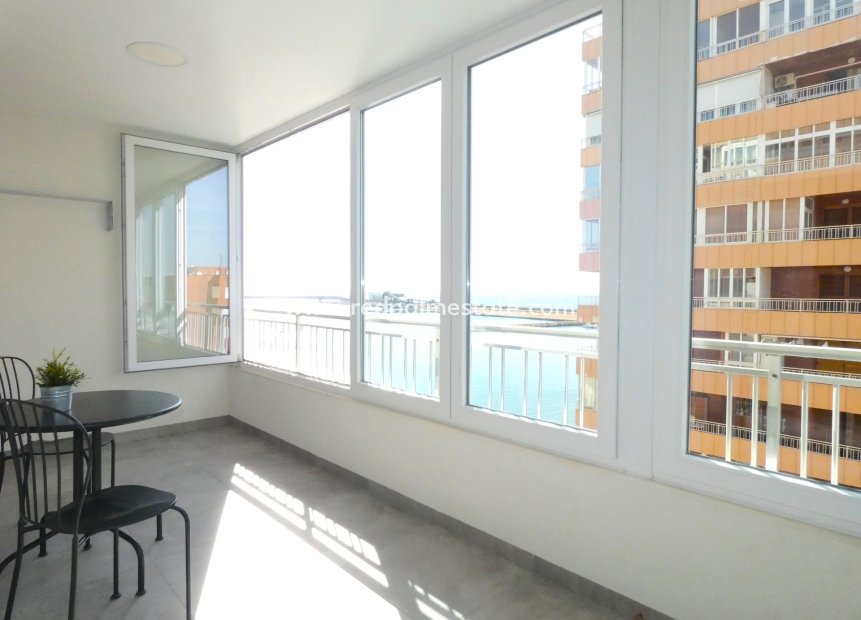 Revente - Appartement -
Torrevieja