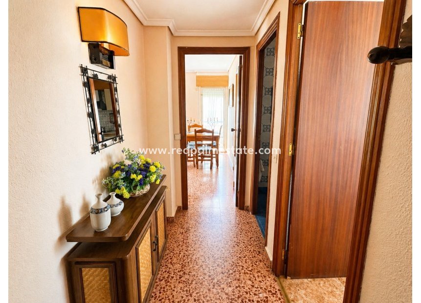 Revente - Appartement -
Torrevieja