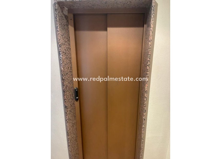 Revente - Appartements -
Almoradí - centro