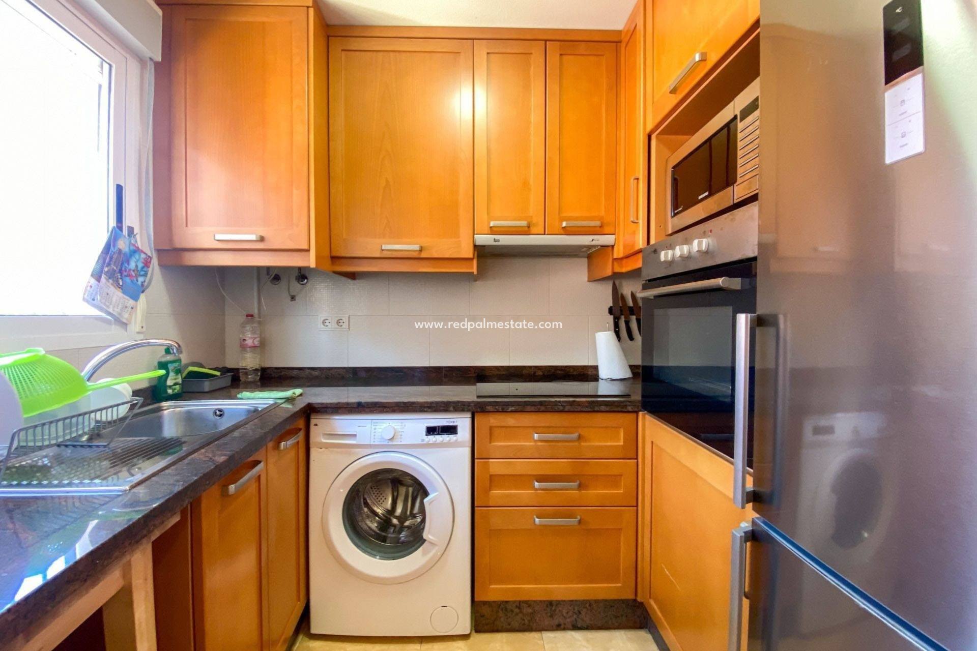 Revente - Appartements -
Almoradí - Colegio Canales Y Martinez