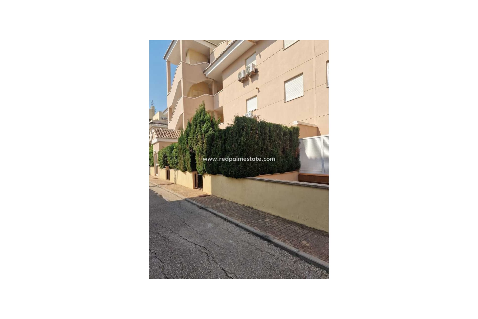 Revente - Appartements -
Denia