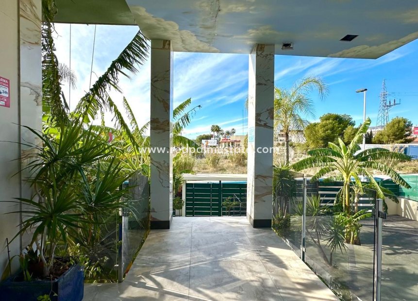 Revente - Appartements -
Finestrat