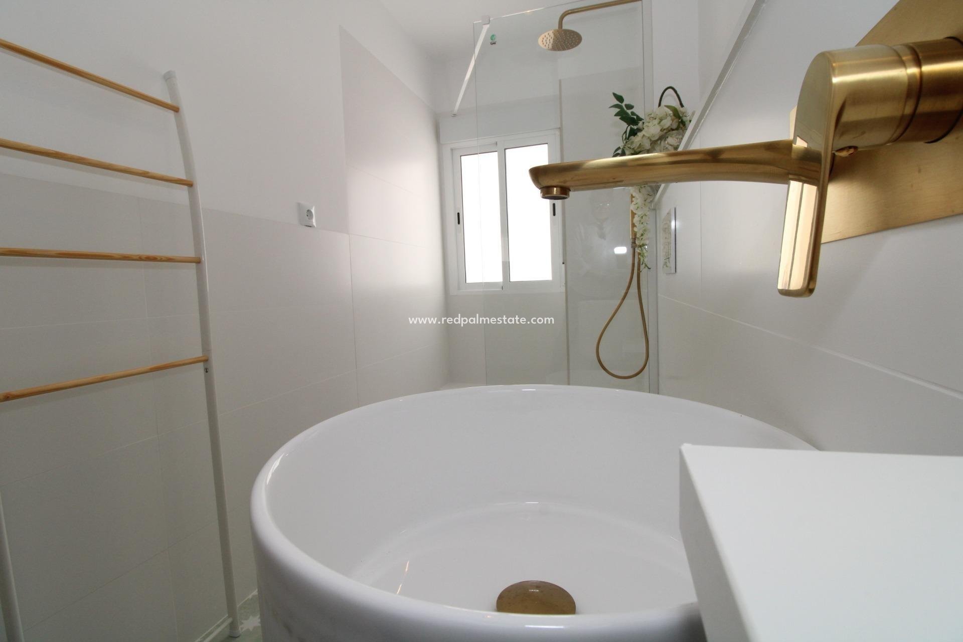 Revente - Appartements -
Lo Pagan - LA PUNTICA