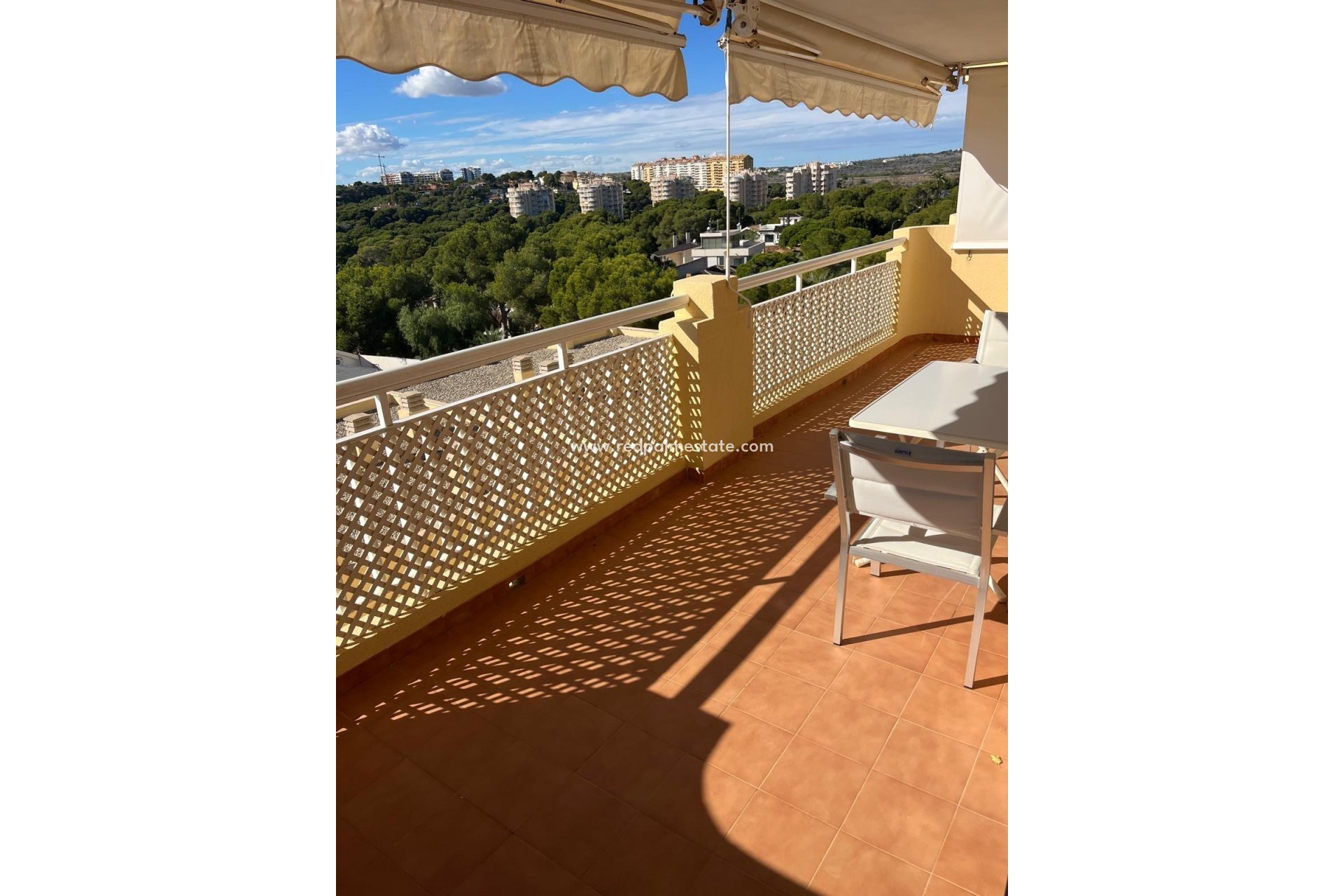 Revente - Appartements -
Orihuela Costa - Campoamor