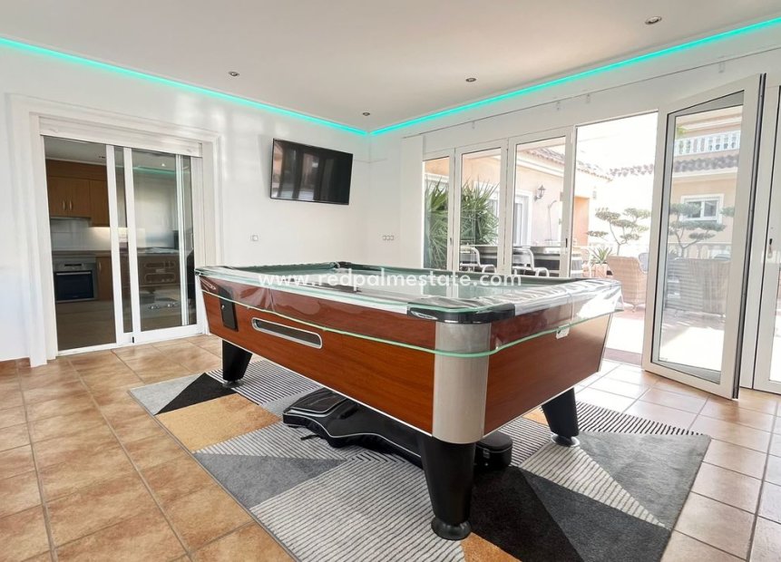 Revente - Appartements -
Orihuela Costa - Inland