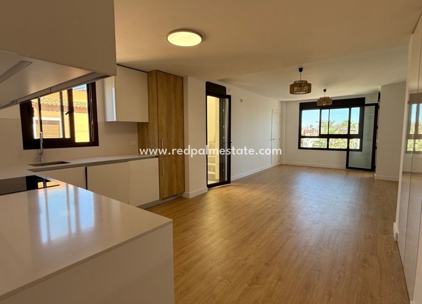 Revente - Appartements -
Orihuela Costa - Inland