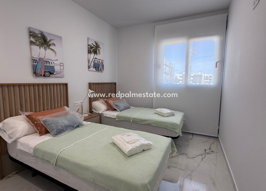 Revente - Appartements -
Orihuela Costa - Inland