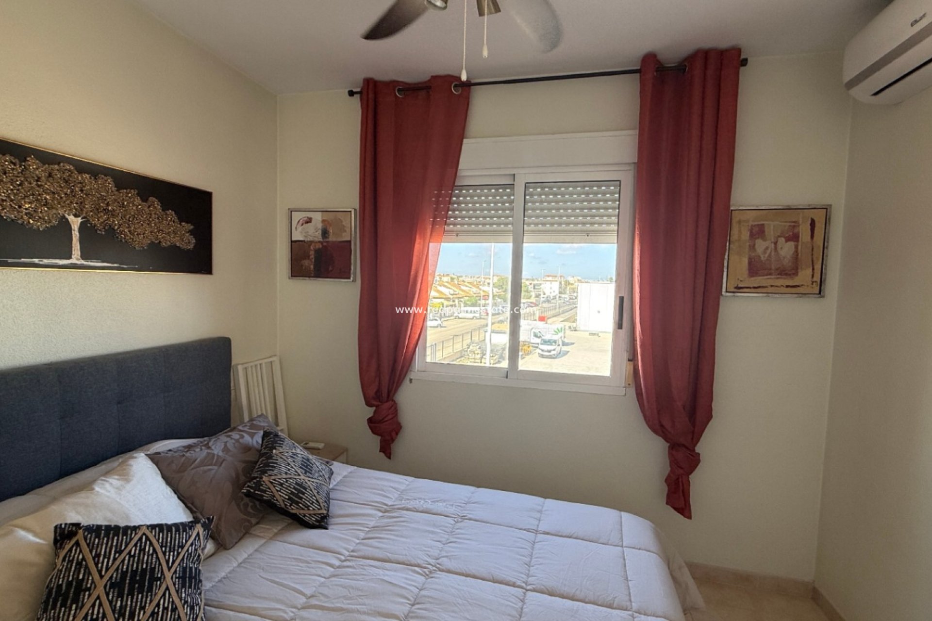 Revente - Appartements -
Orihuela Costa - Inland