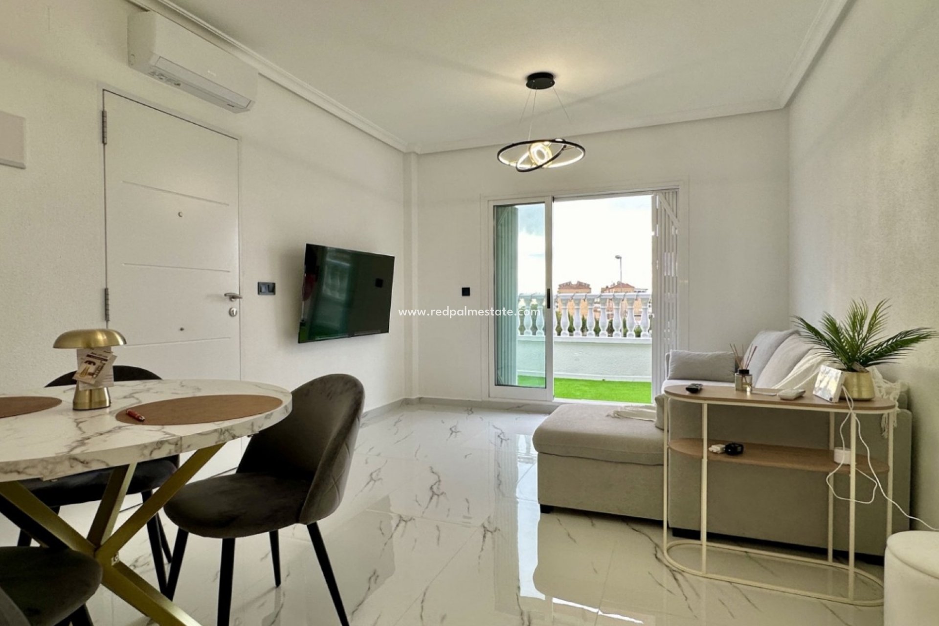 Revente - Appartements -
Orihuela Costa - Inland