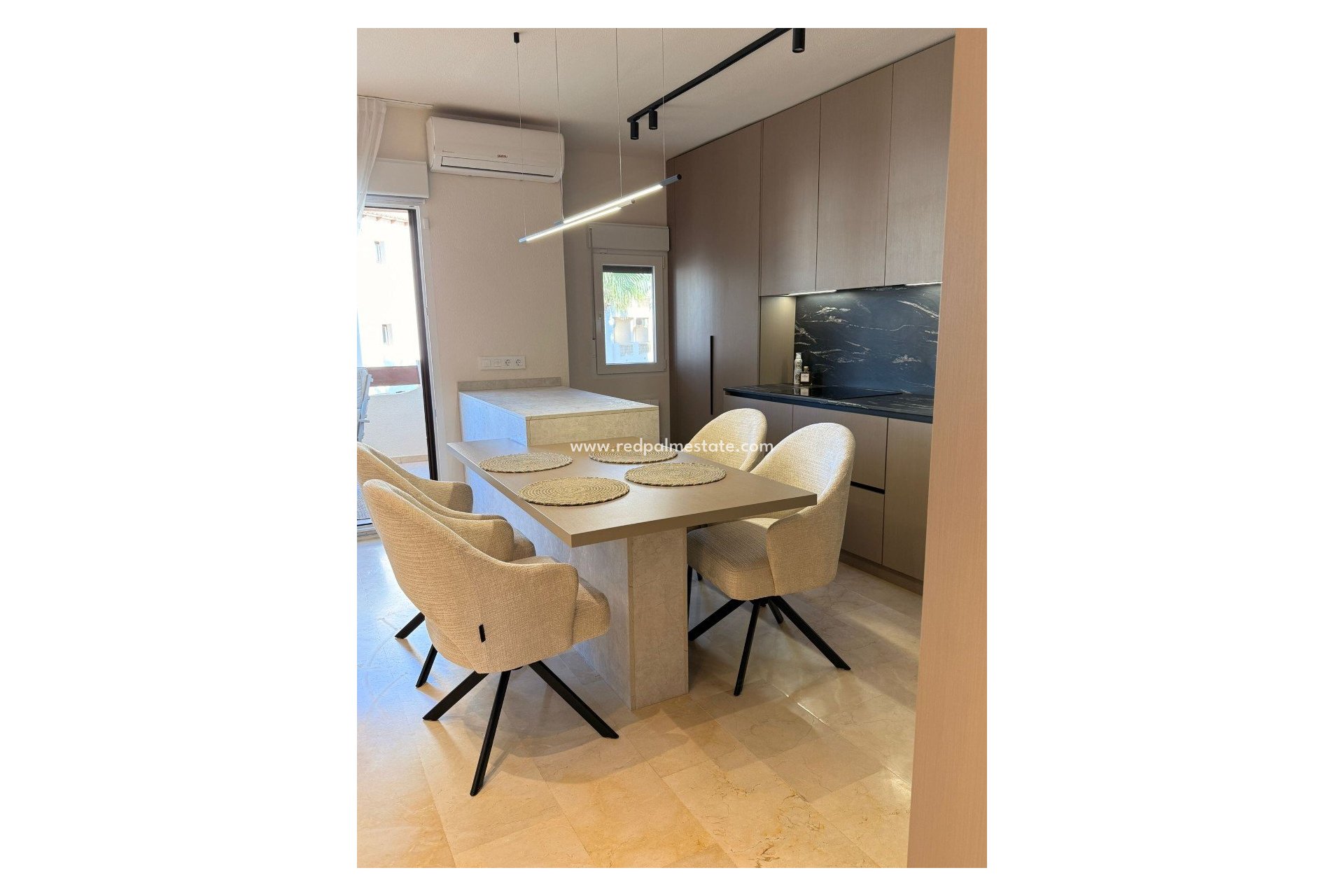 Revente - Appartements -
Orihuela Costa - Inland