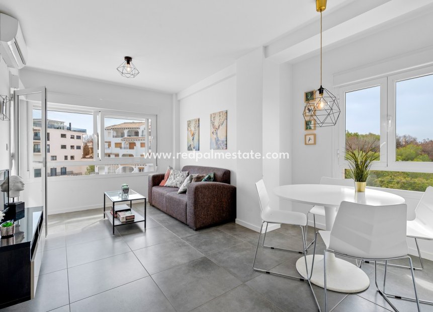 Revente - Appartements -
Orihuela Costa