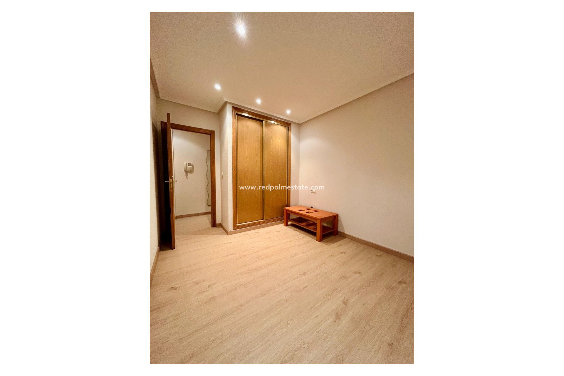 Revente - Appartements -
San Isidro - Inland