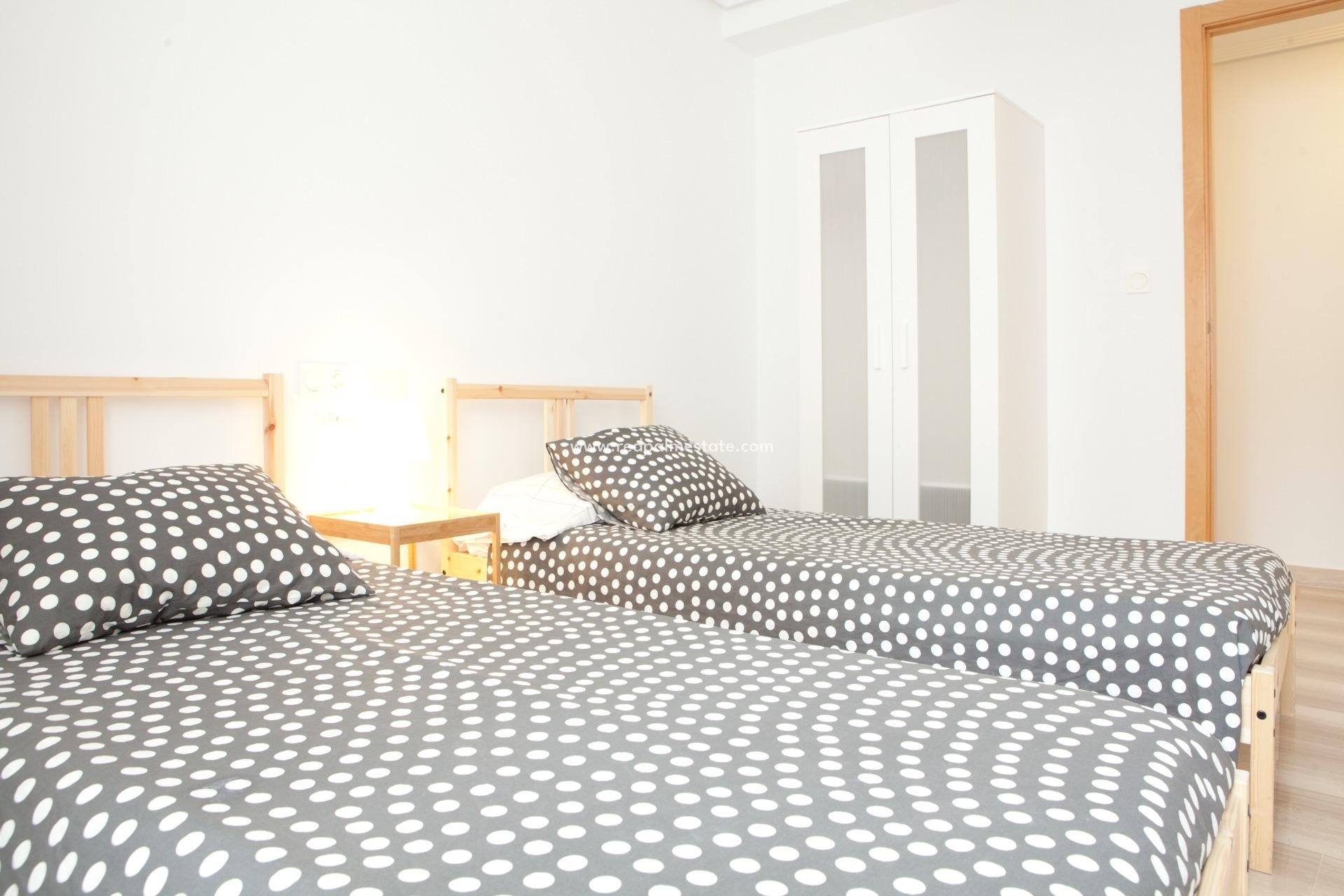 Revente - Appartements -
Santa Pola - Center