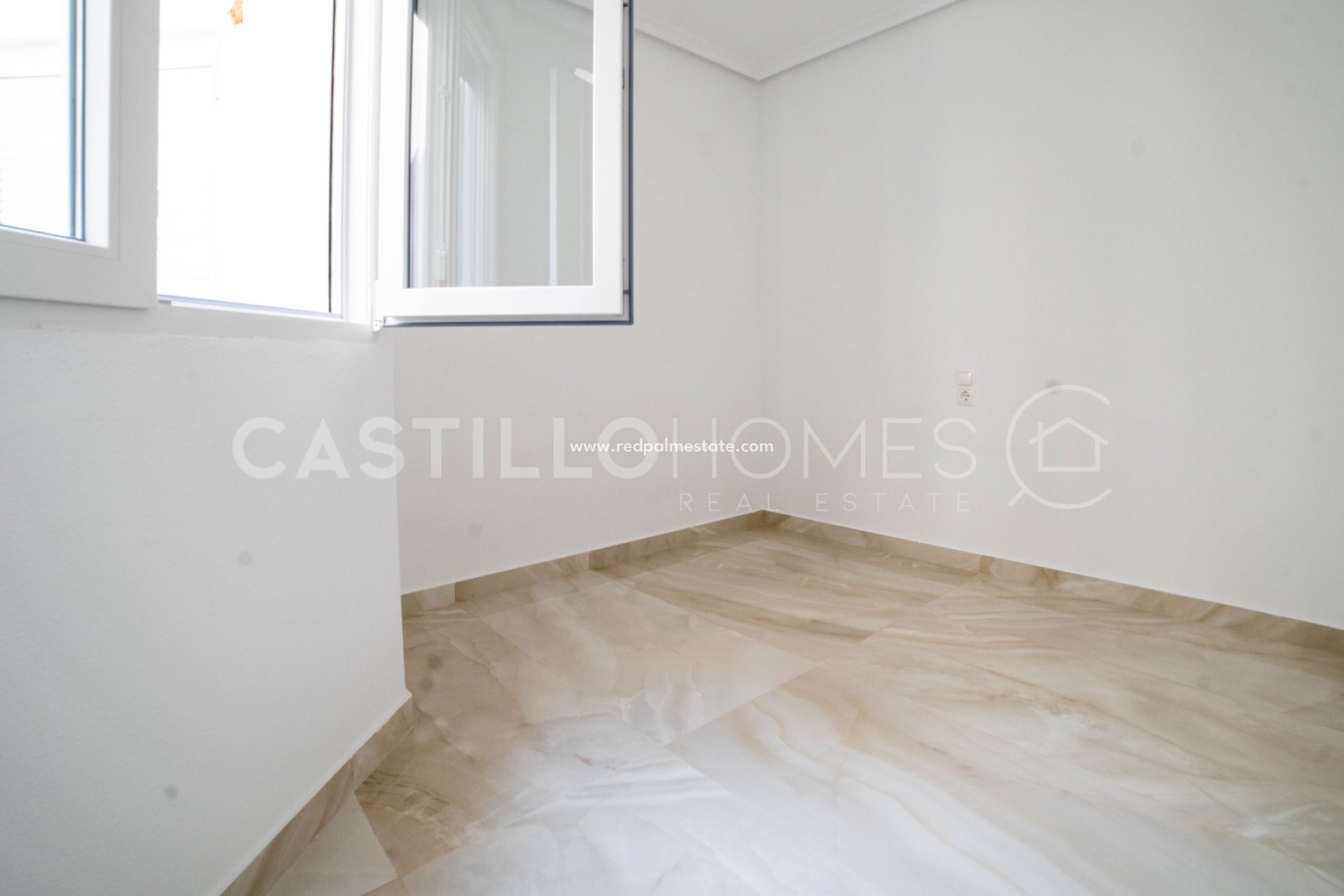 Revente - Appartements -
Torrevieja - Centro Torrevieja