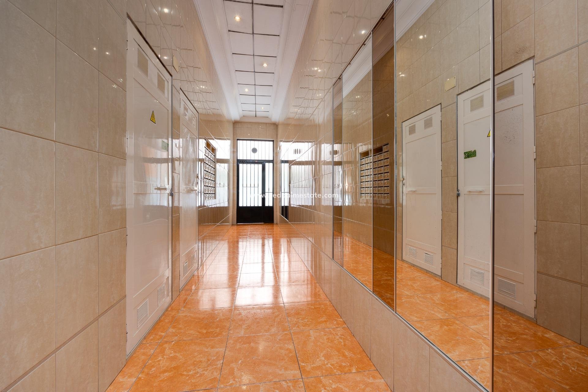 Revente - Appartements -
Torrevieja - Centro Torrevieja