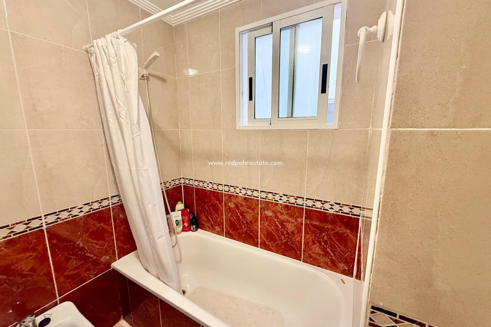 Revente - Appartements -
Torrevieja - Centro Torrevieja