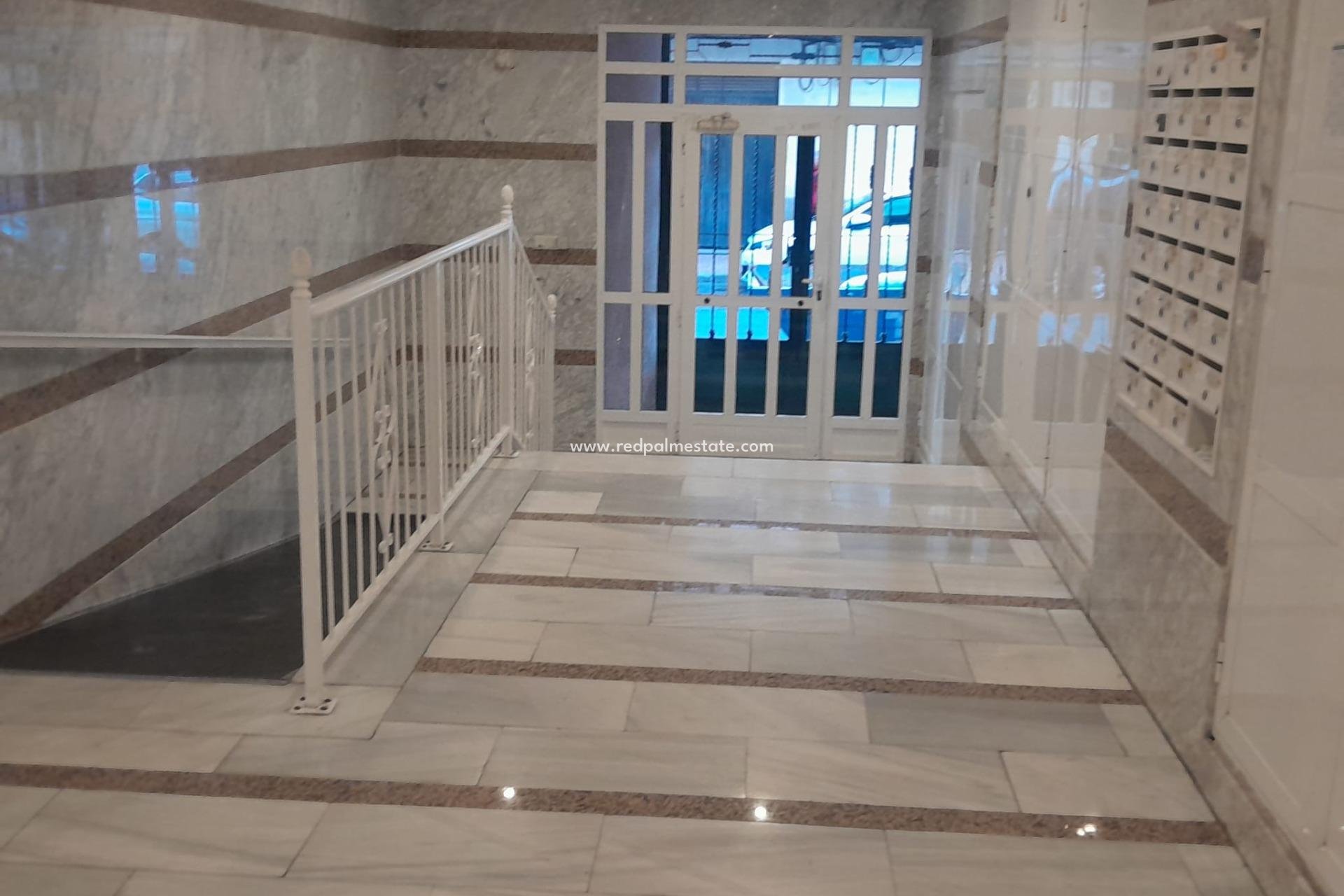 Revente - Appartements -
Torrevieja - Centro Torrevieja