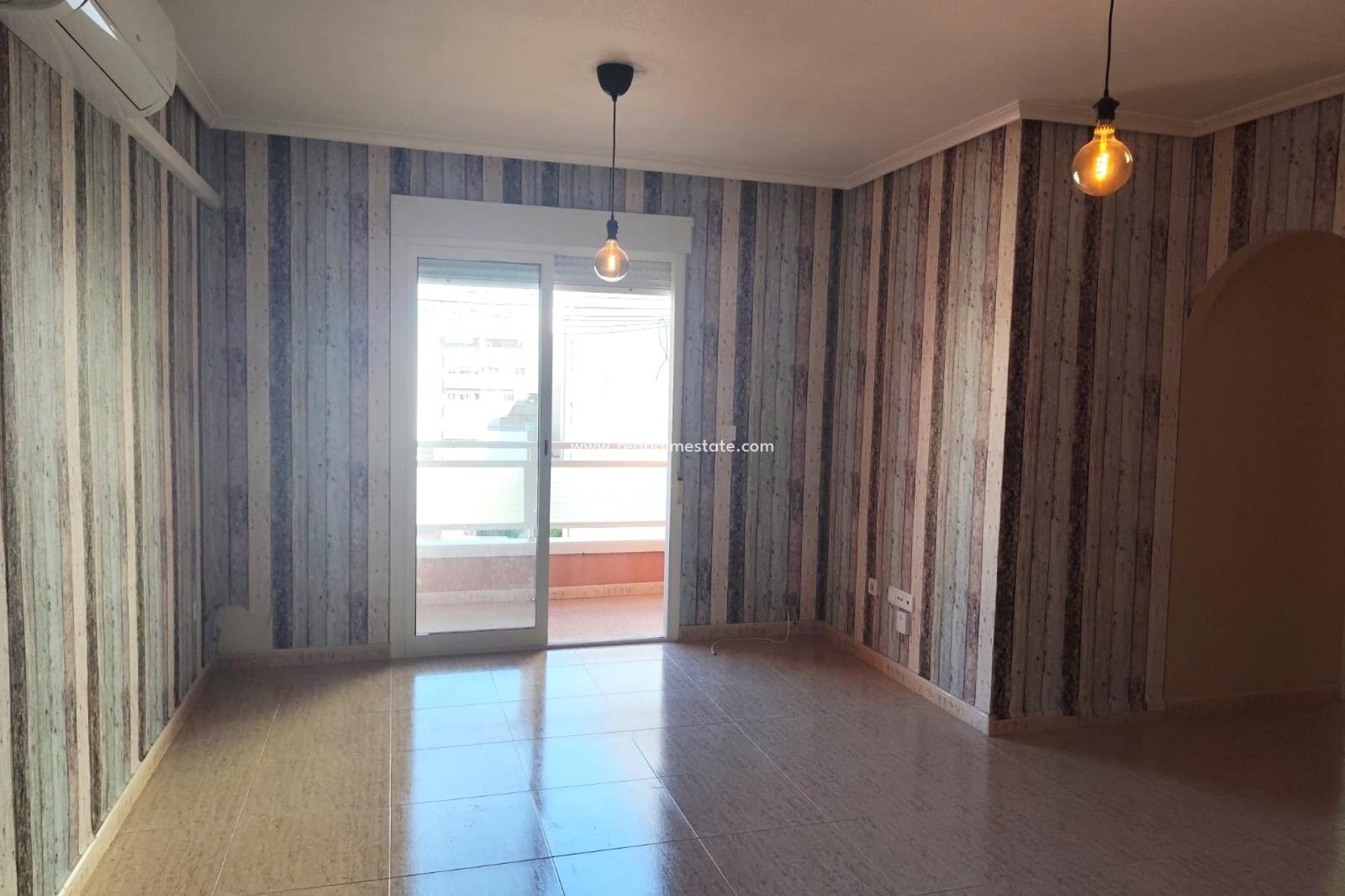 Revente - Appartements -
Torrevieja - Centro Torrevieja
