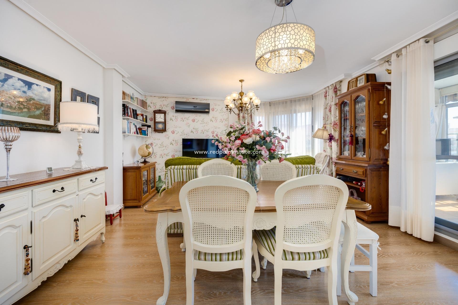 Revente - Appartements -
Torrevieja - Centro Torrevieja