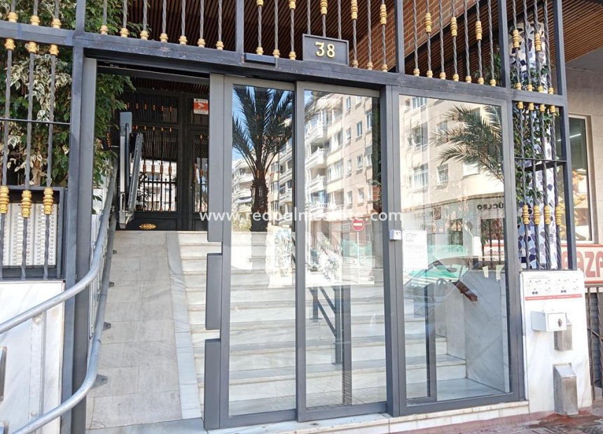 Revente - Appartements -
Torrevieja - Centro Torrevieja