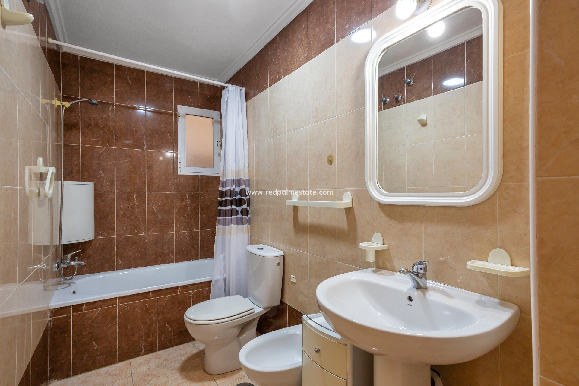 Revente - Appartements -
Torrevieja - Centro