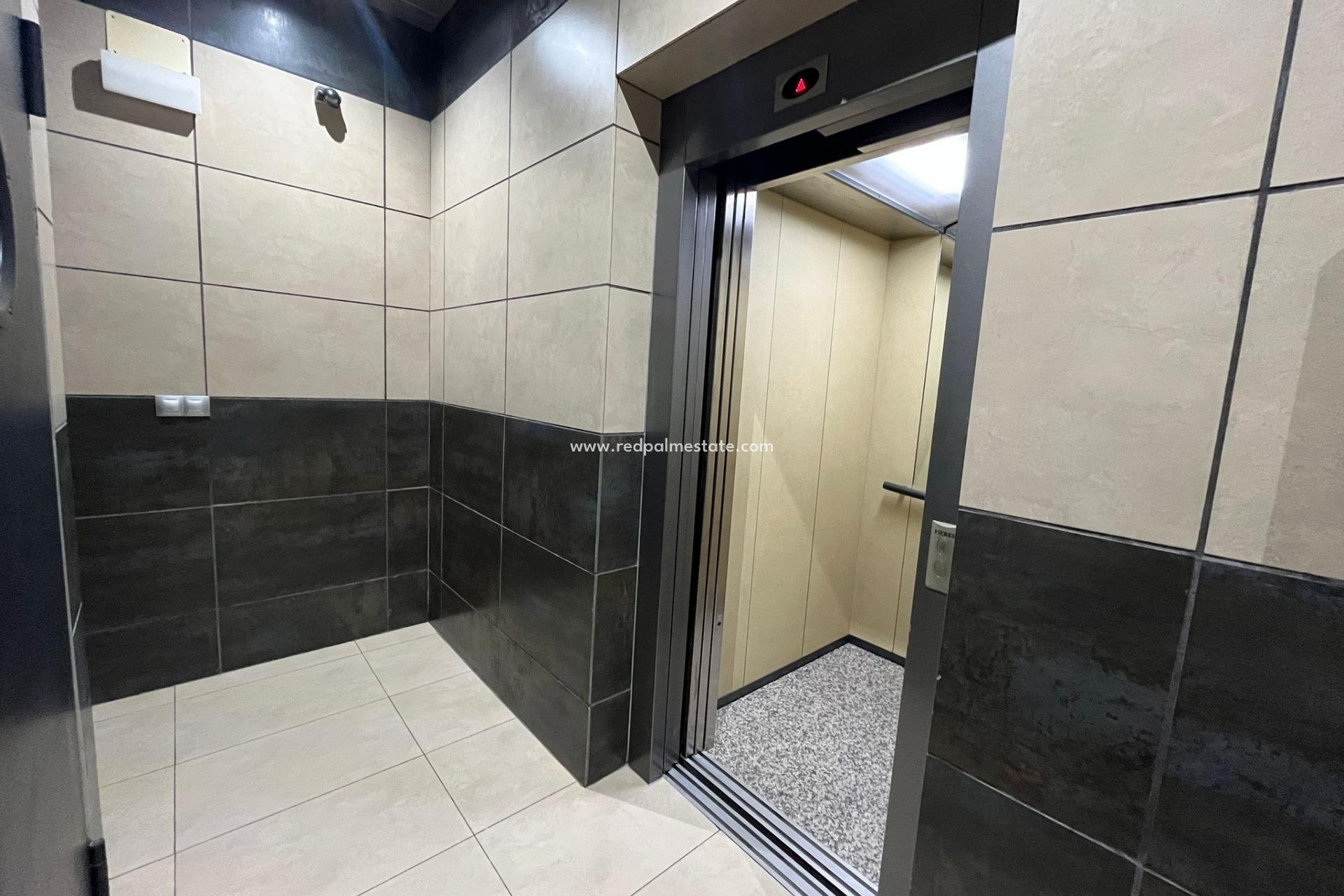 Revente - Appartements -
Torrevieja - La Mata