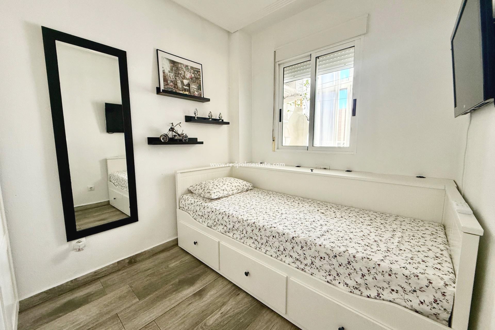 Revente - Appartements -
Torrevieja - PARQUE DE LAS NACIONES