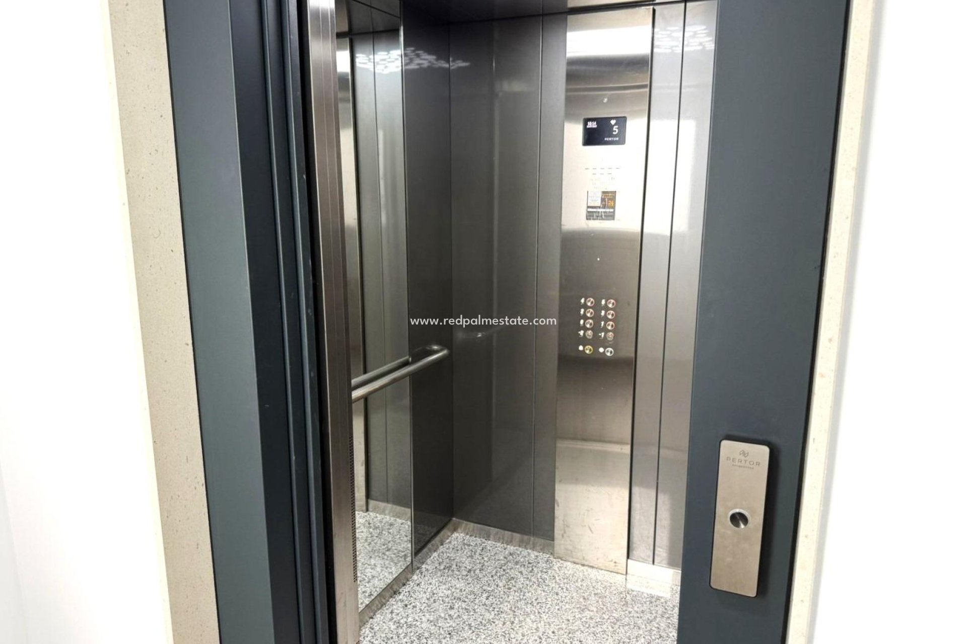 Revente - Appartements -
Torrevieja - PARQUE DE LAS NACIONES