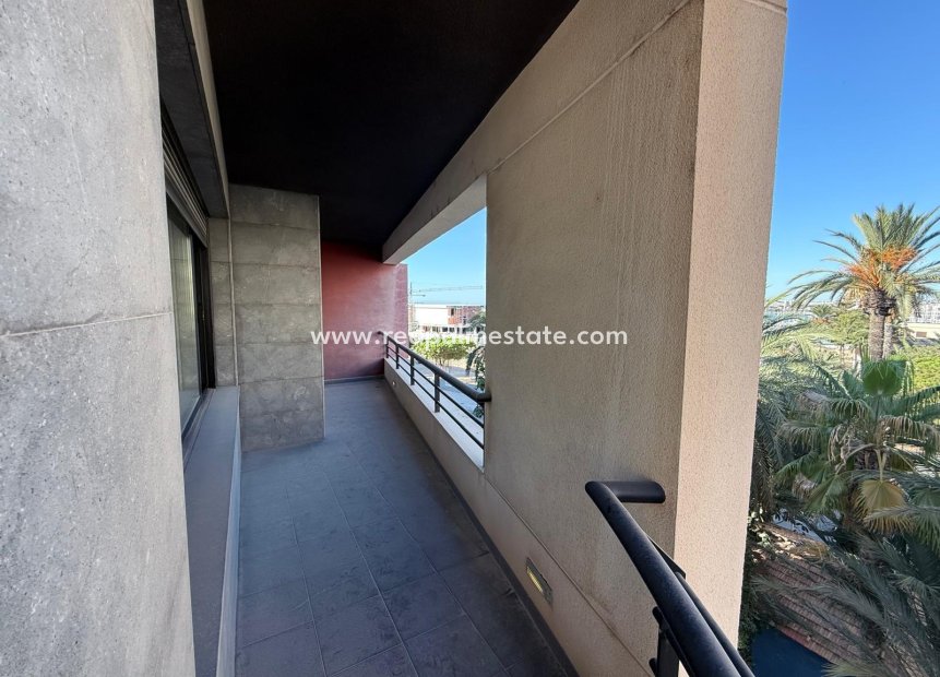 Revente - Appartements -
Torrevieja - Puerto Deportivo