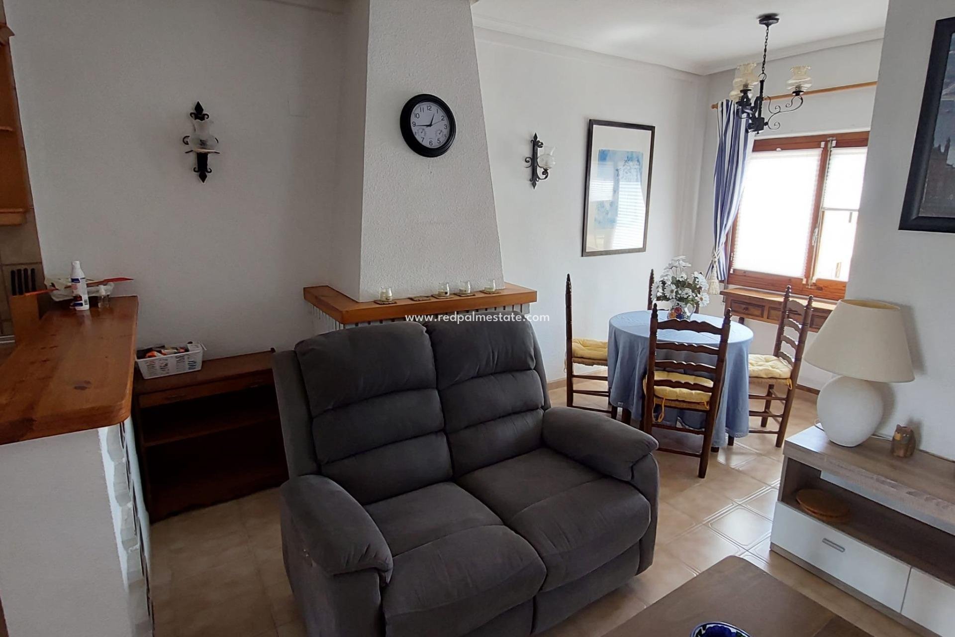 Revente - Appartements -
Torrevieja - Punta prima