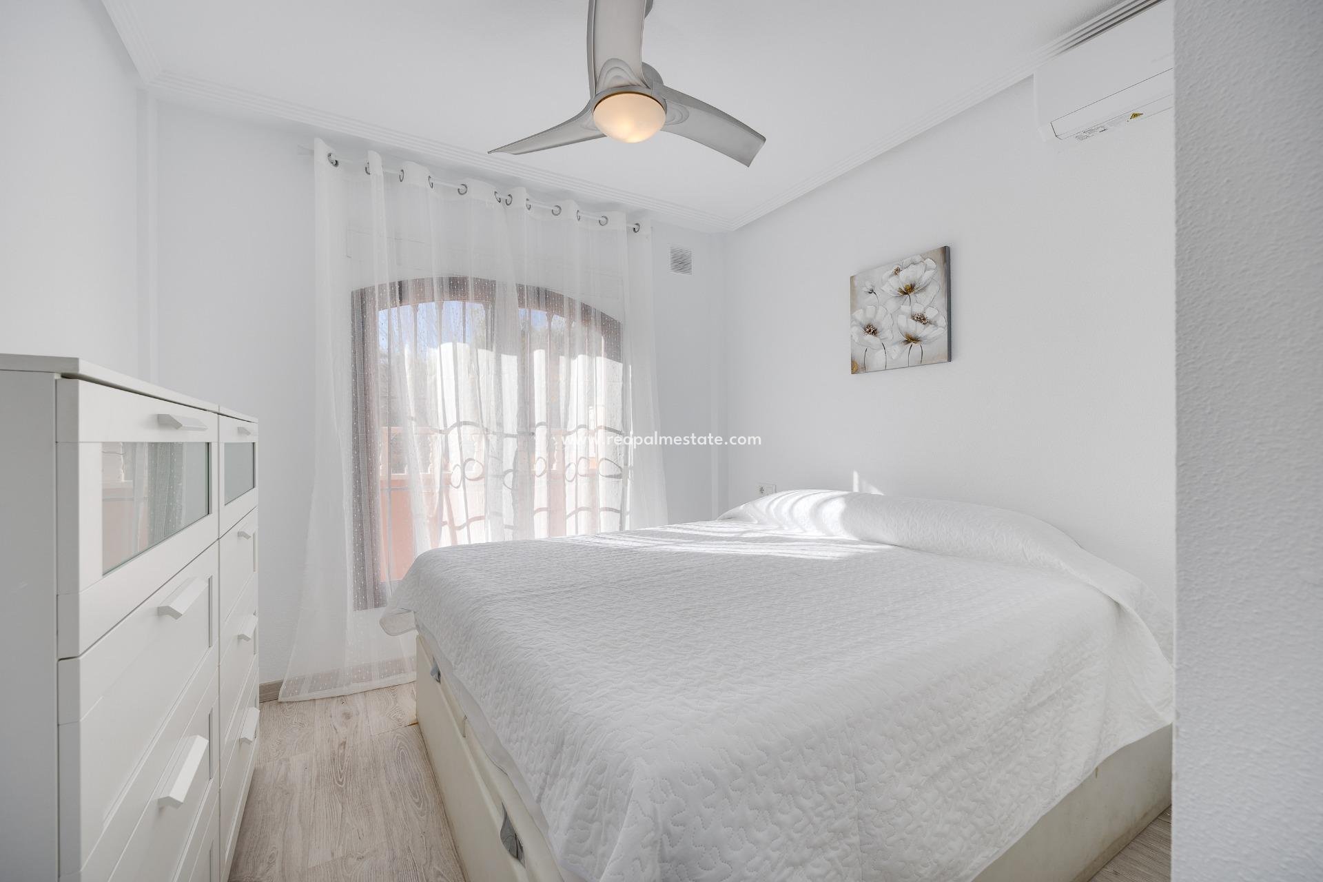 Revente - Bungalow -
Torrevieja - Aguas Nueva