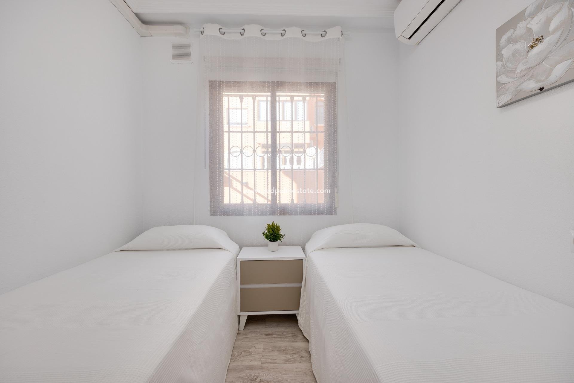 Revente - Bungalow -
Torrevieja - Aguas Nueva