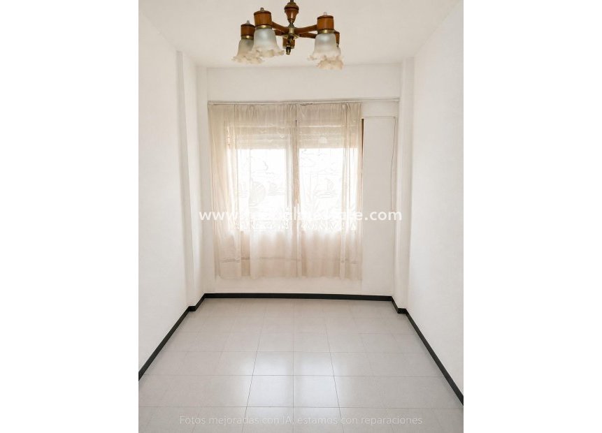 Revente - Bungalow -
Torrevieja - La Siesta - El Salado -  Torreta