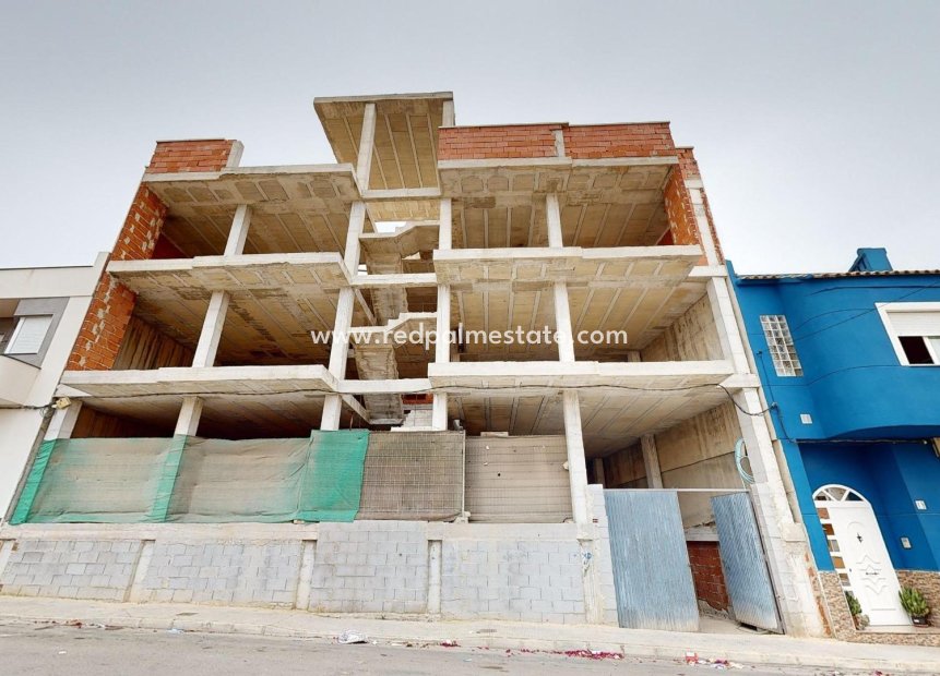 Revente - Entreprise -
Algorfa - La Finca Golf