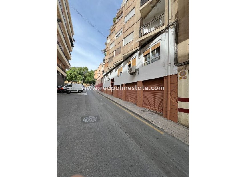 Revente - Entreprise -
Alicante - Campoamor