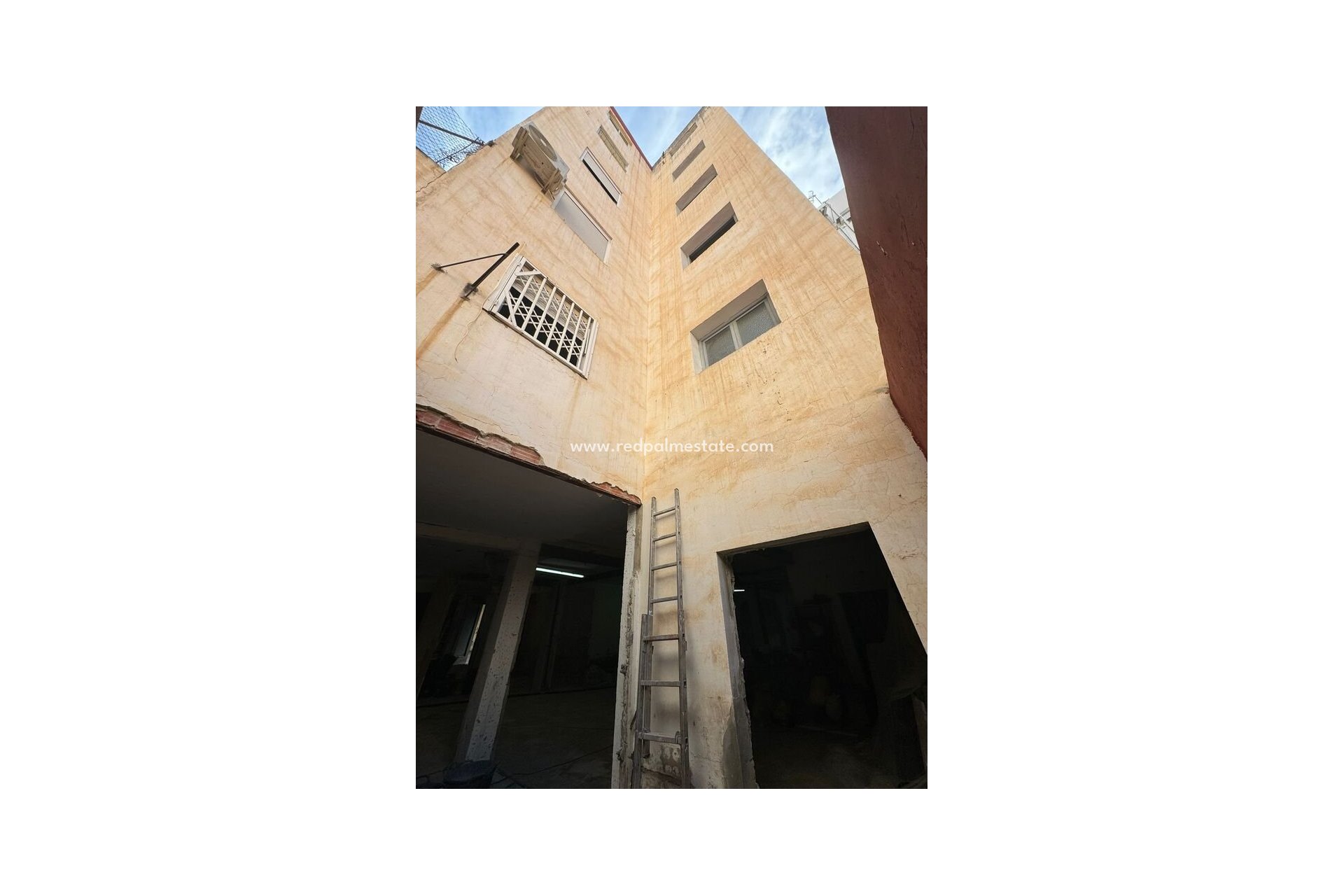 Revente - Entreprise -
Alicante - Campoamor