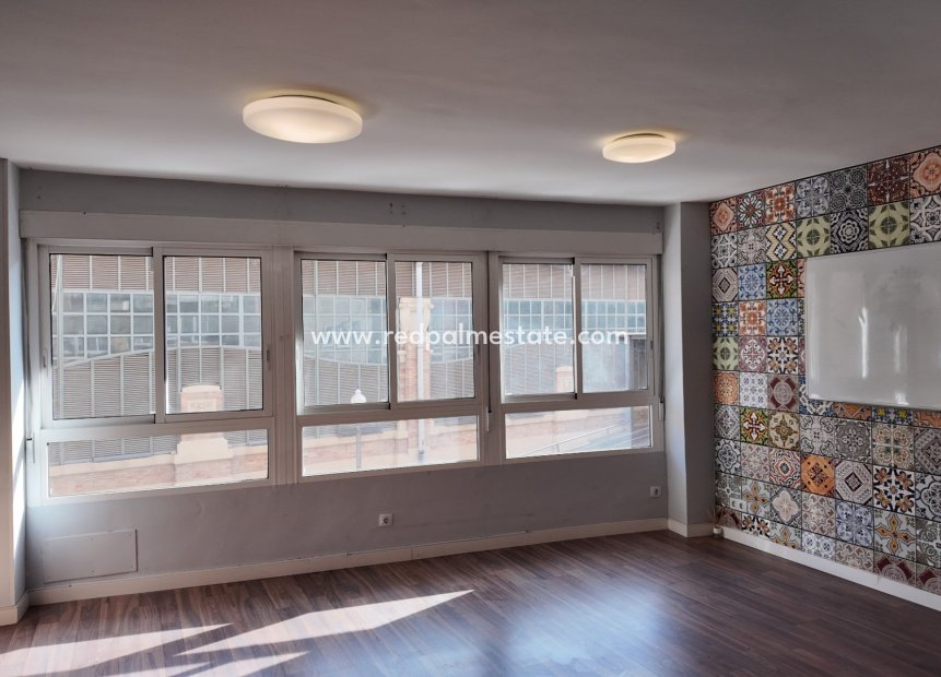 Revente - Entreprise -
Alicante