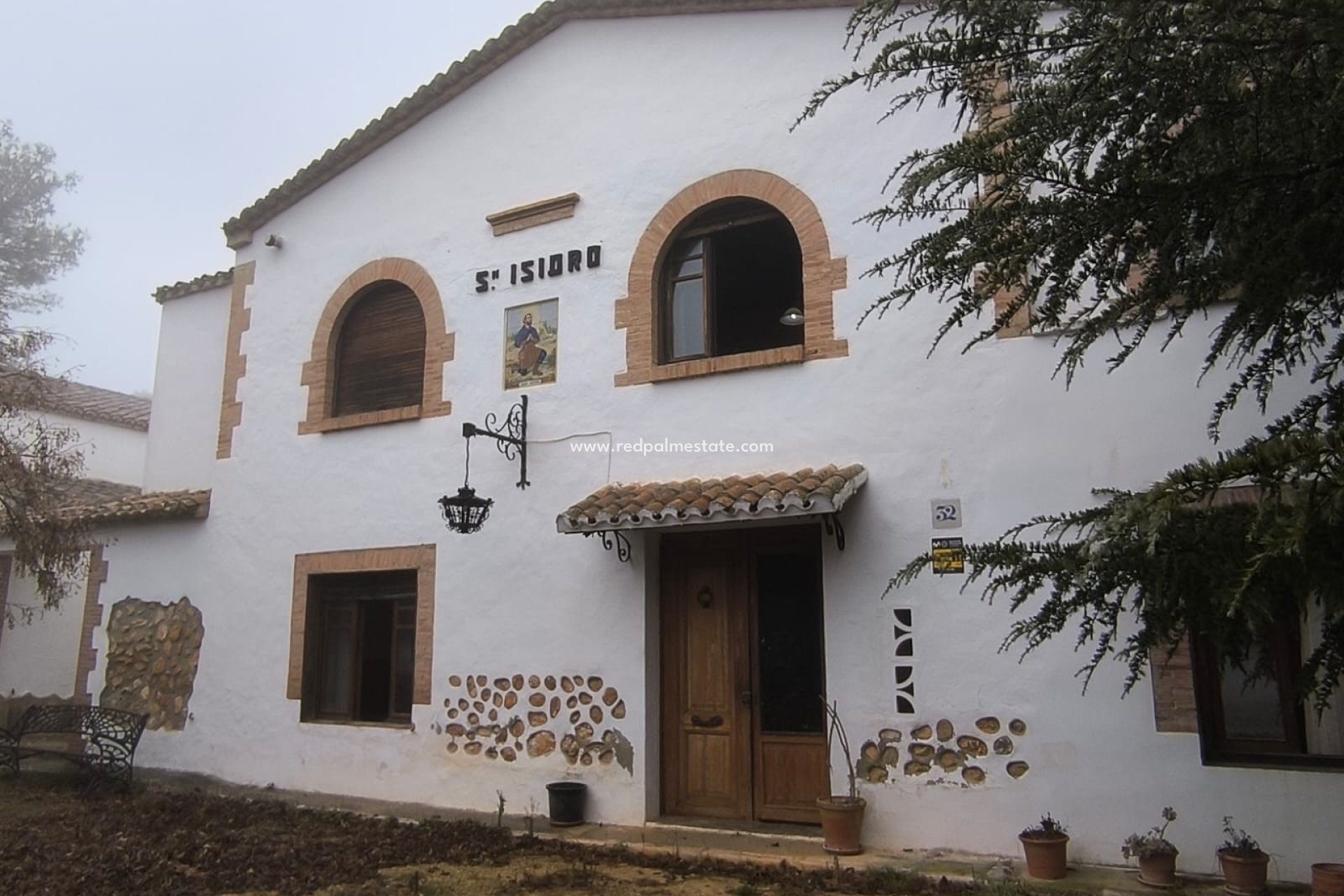 Revente - Entreprise -
Banyeres De Mariola - Inland