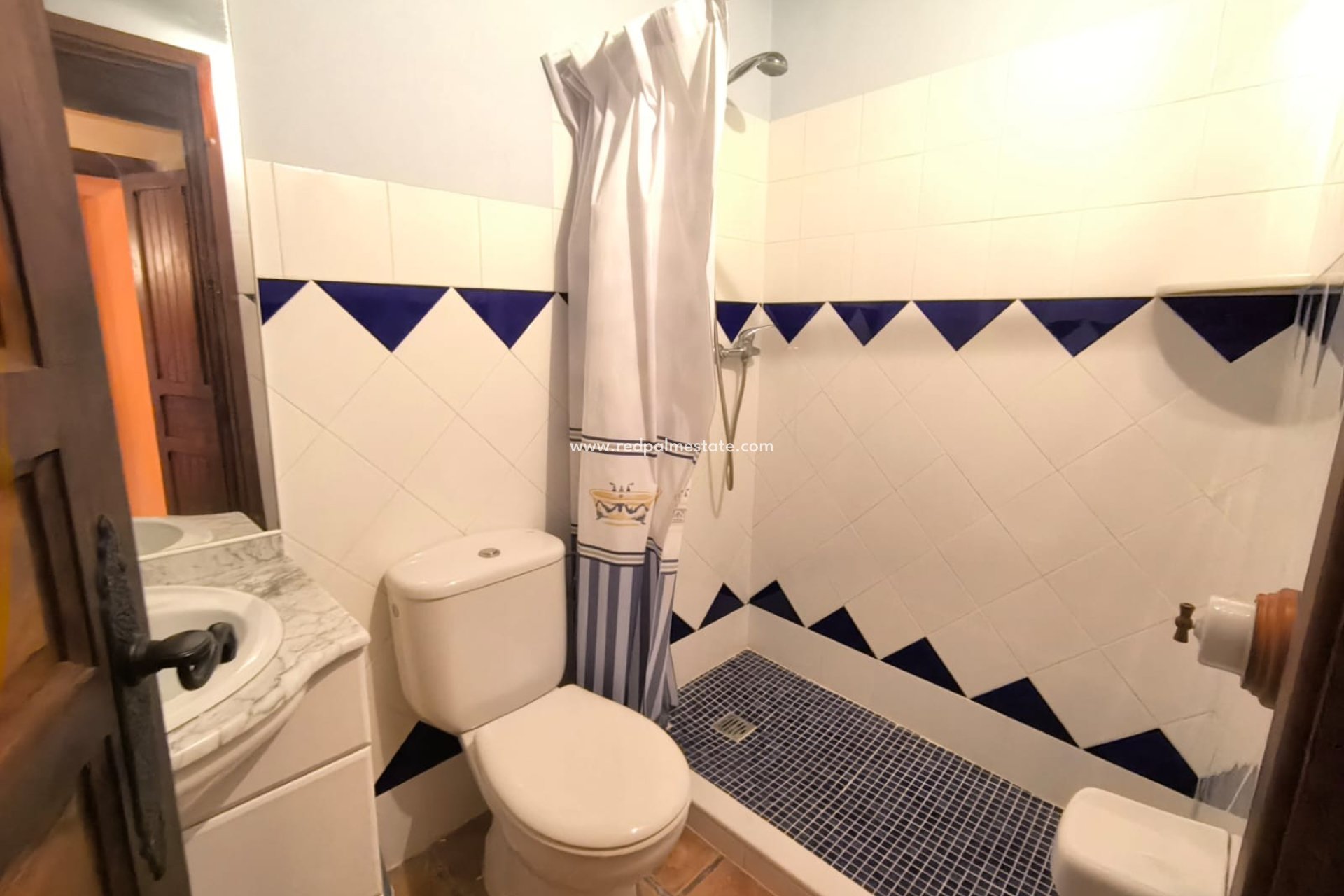 Revente - Entreprise -
Banyeres De Mariola - Inland