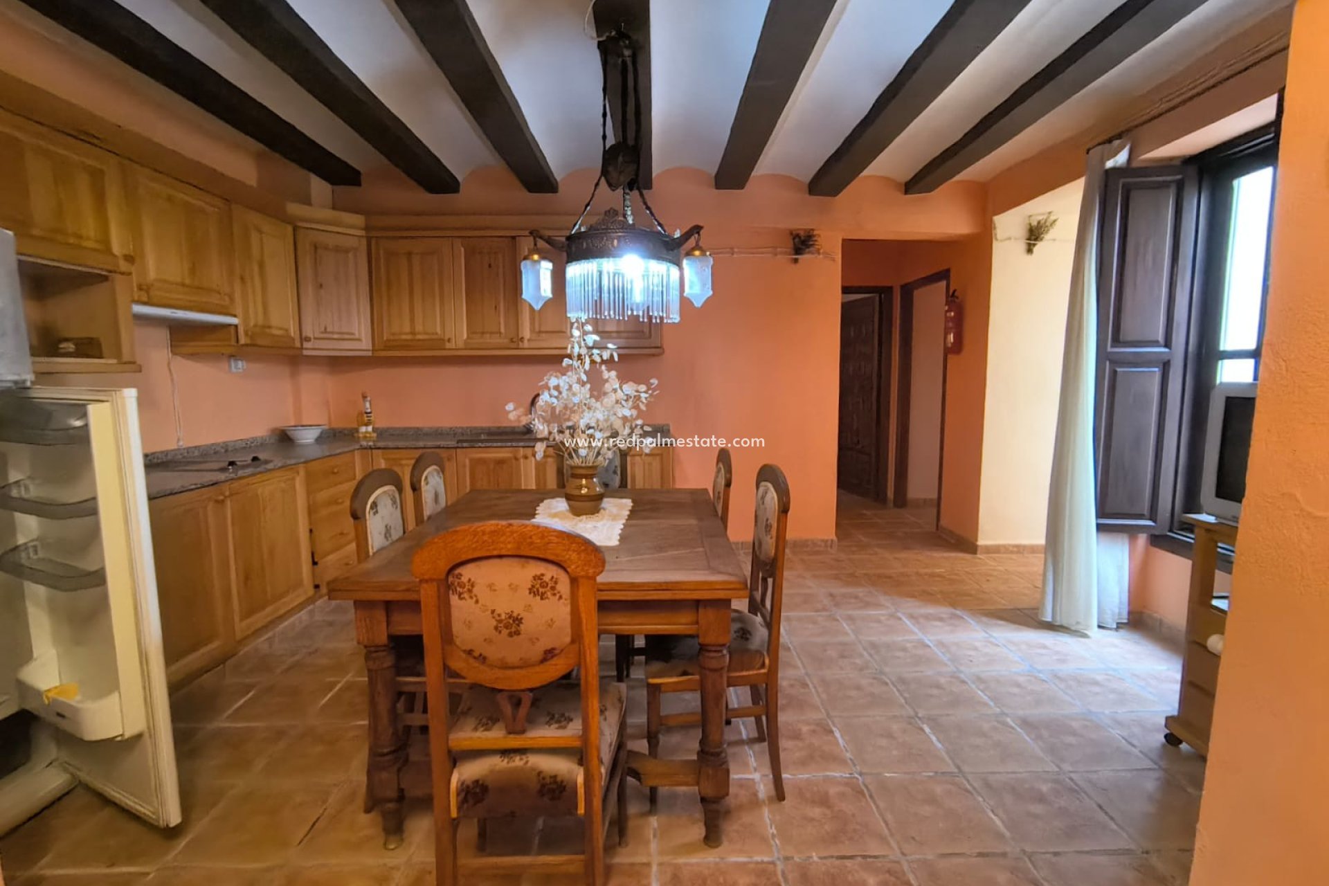 Revente - Entreprise -
Banyeres De Mariola - Inland