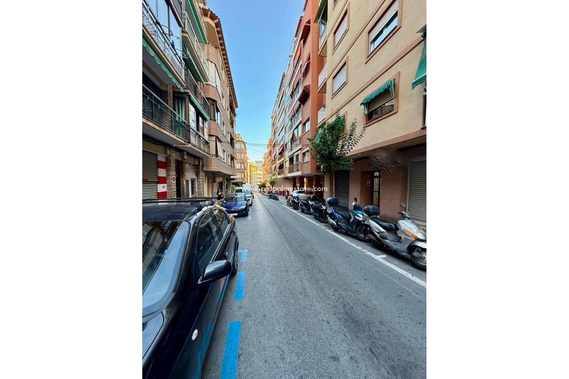 Revente - Entreprise -
Benidorm - Poniente