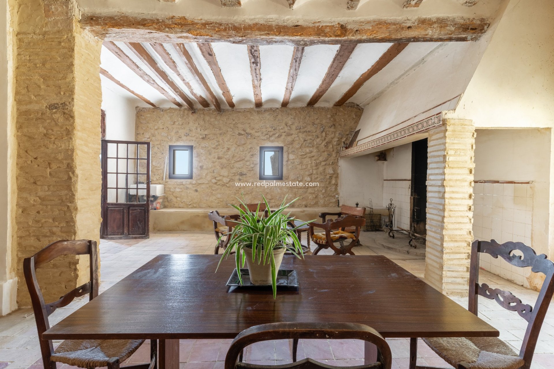 Revente - Entreprise -
Castalla - Inland