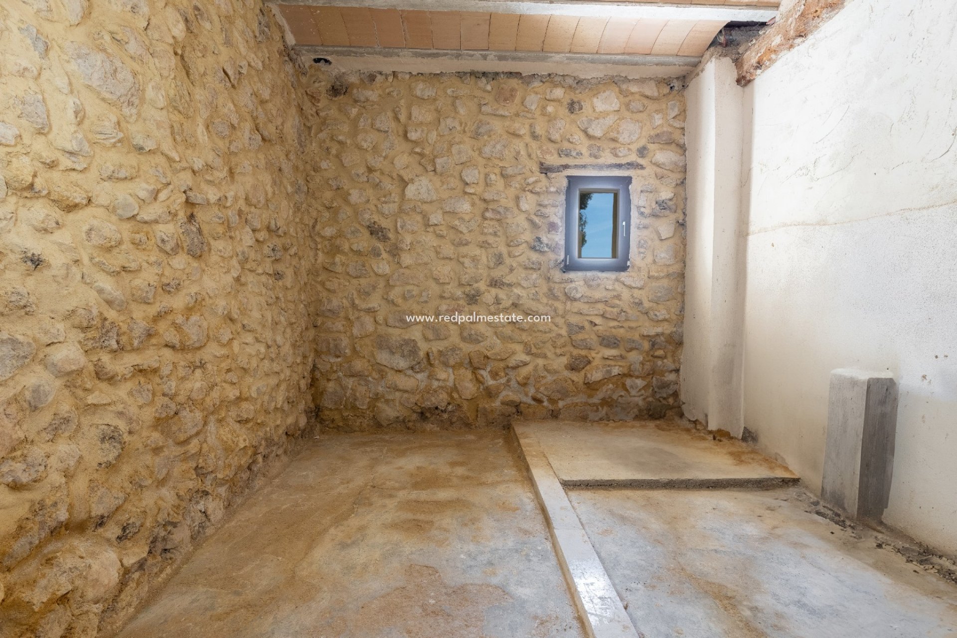 Revente - Entreprise -
Castalla - Inland