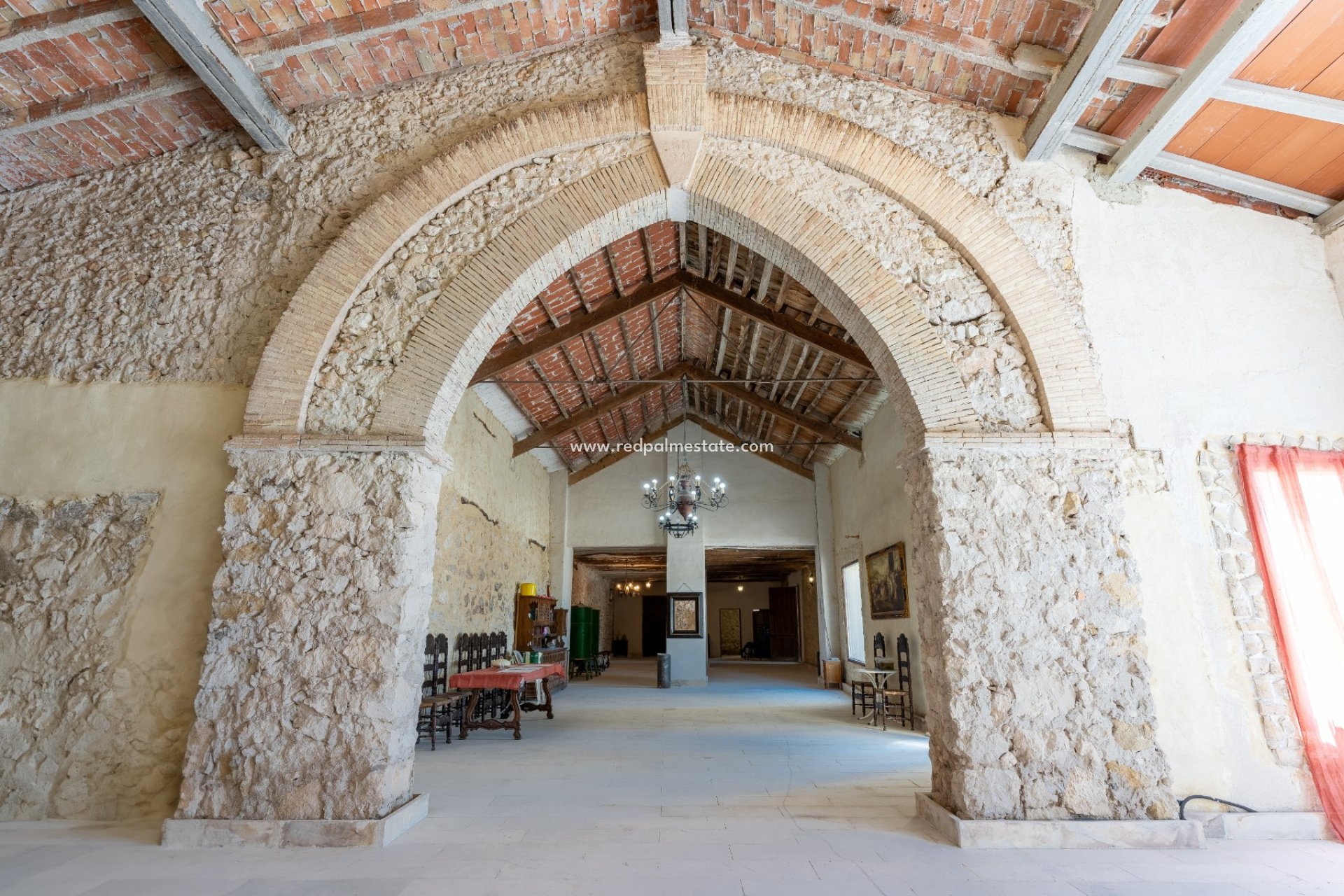 Revente - Entreprise -
Castalla - Inland