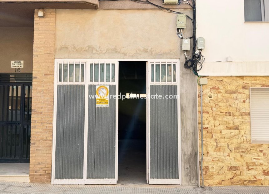 Revente - Entreprise -
Lo Pagan - Villananitos