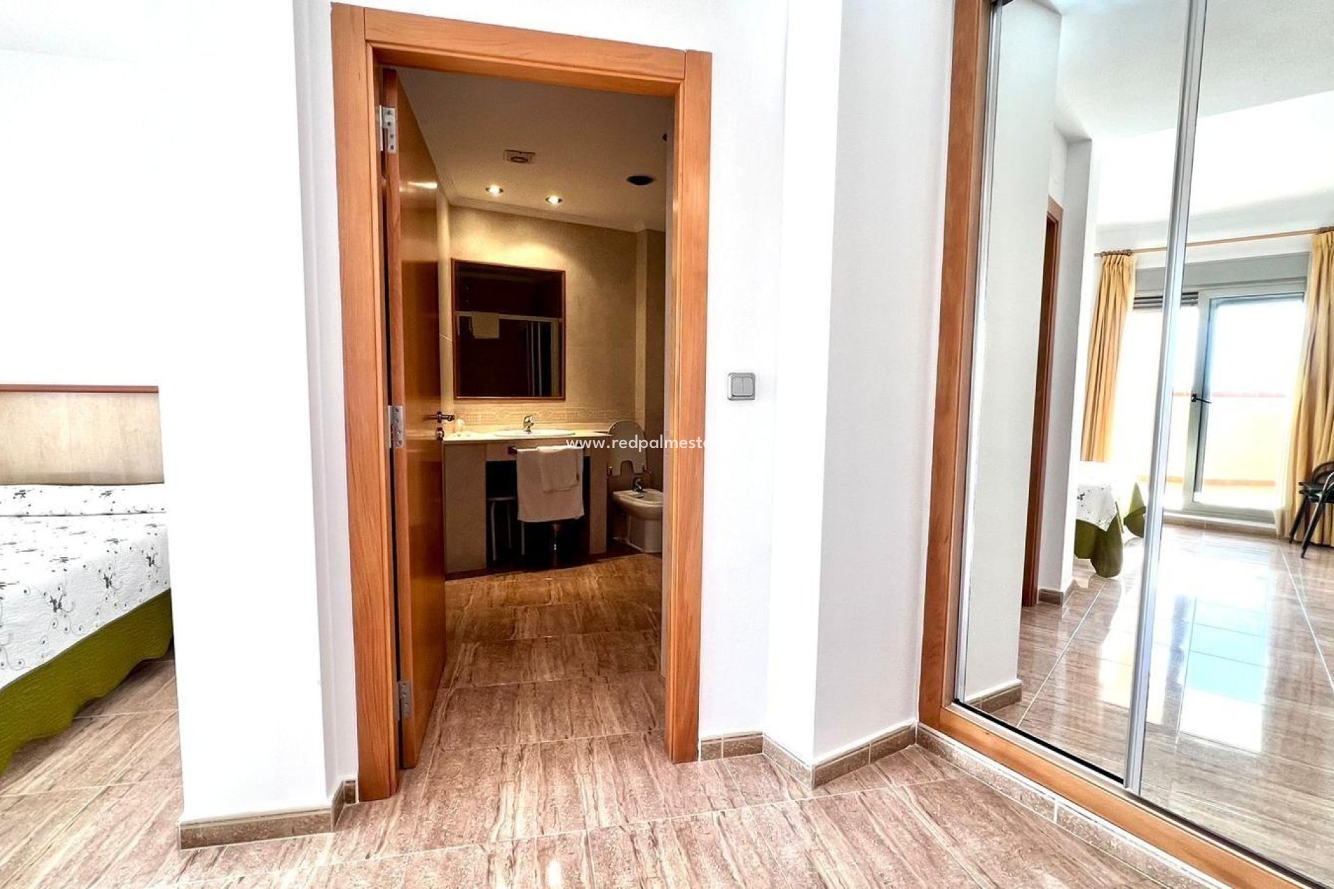 Revente - Entreprise -
Montesinos - Los Montesinos