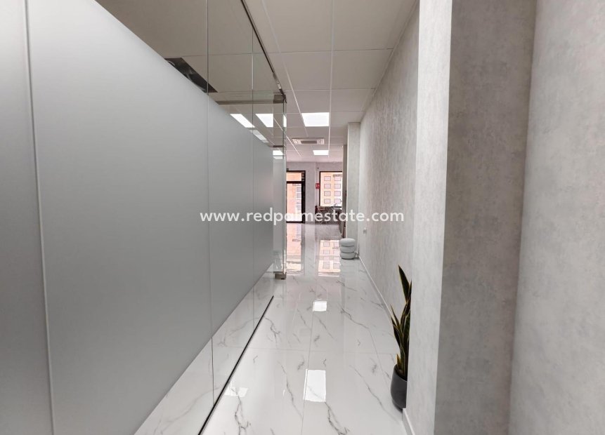 Revente - Entreprise -
Montesinos - Pueblo 8