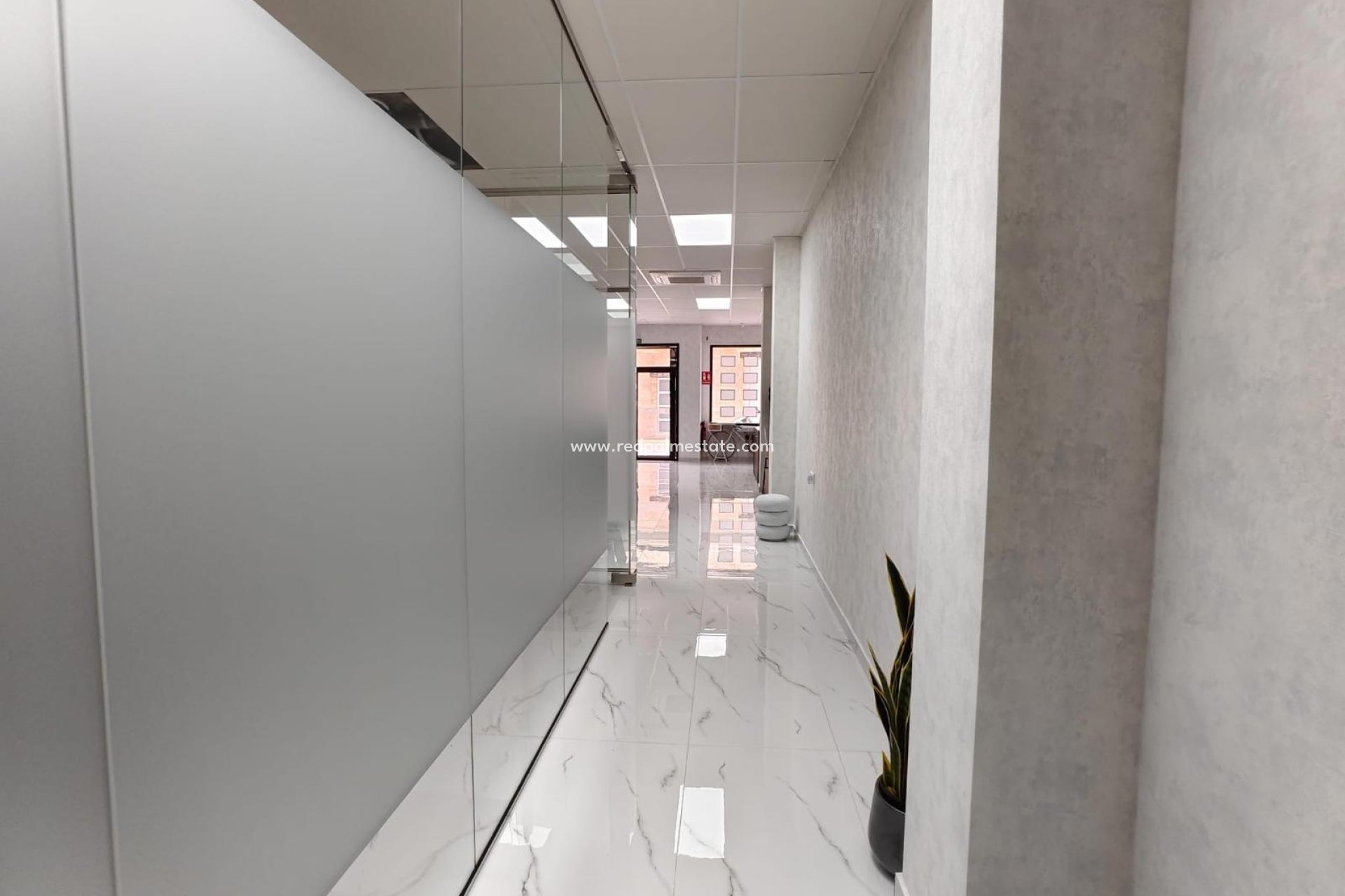 Revente - Entreprise -
Montesinos - Pueblo 8
