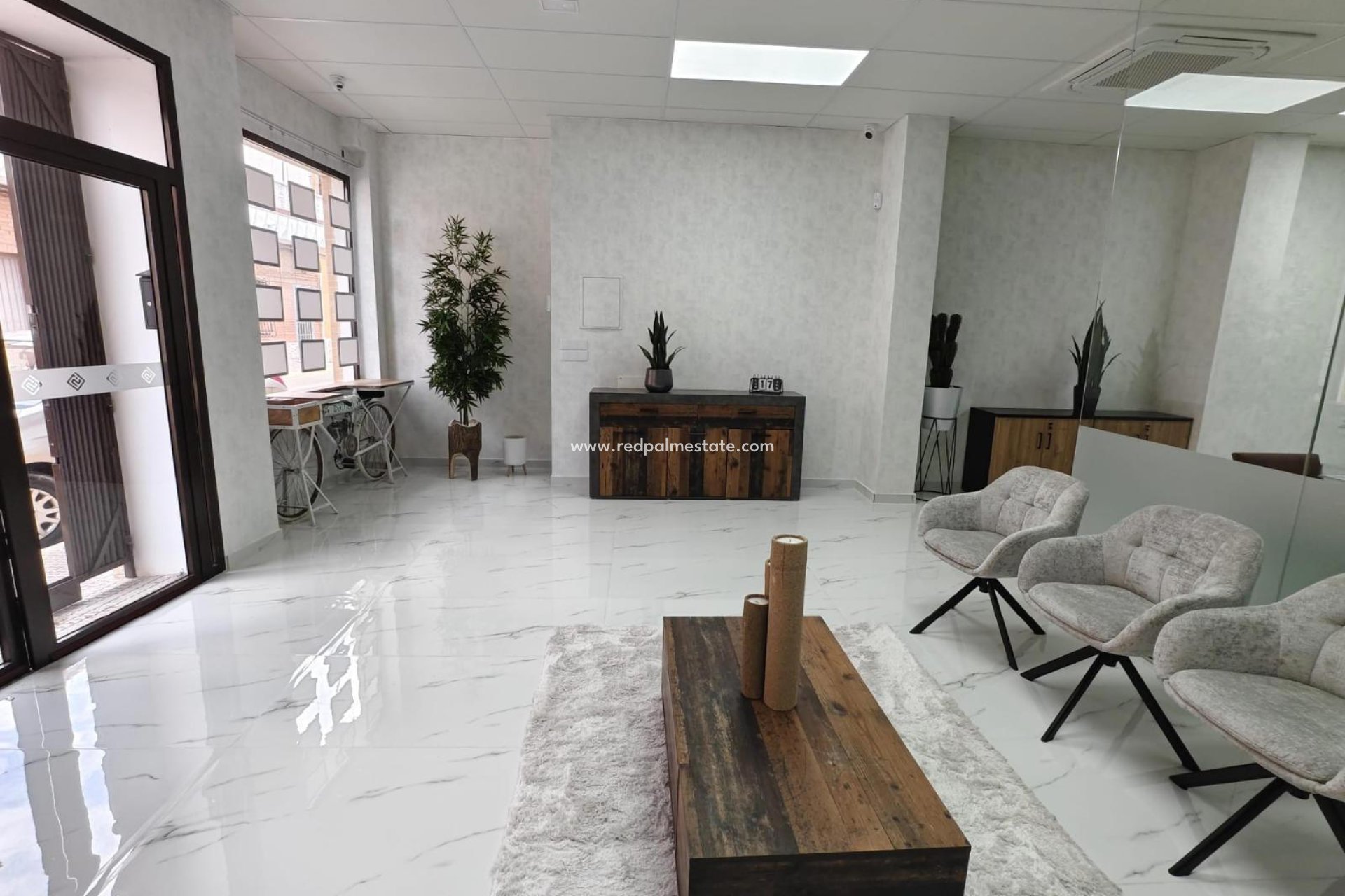 Revente - Entreprise -
Montesinos - Pueblo 8